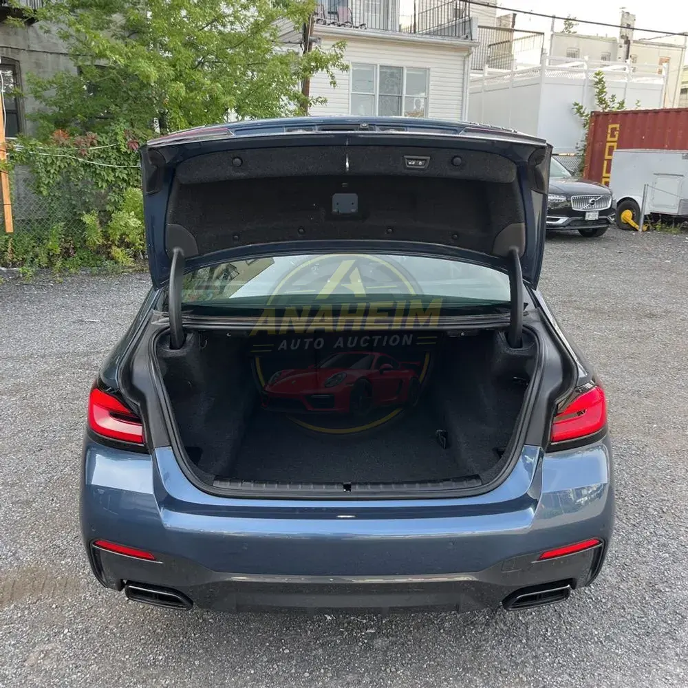 2023 BMW 5-Series M550xi