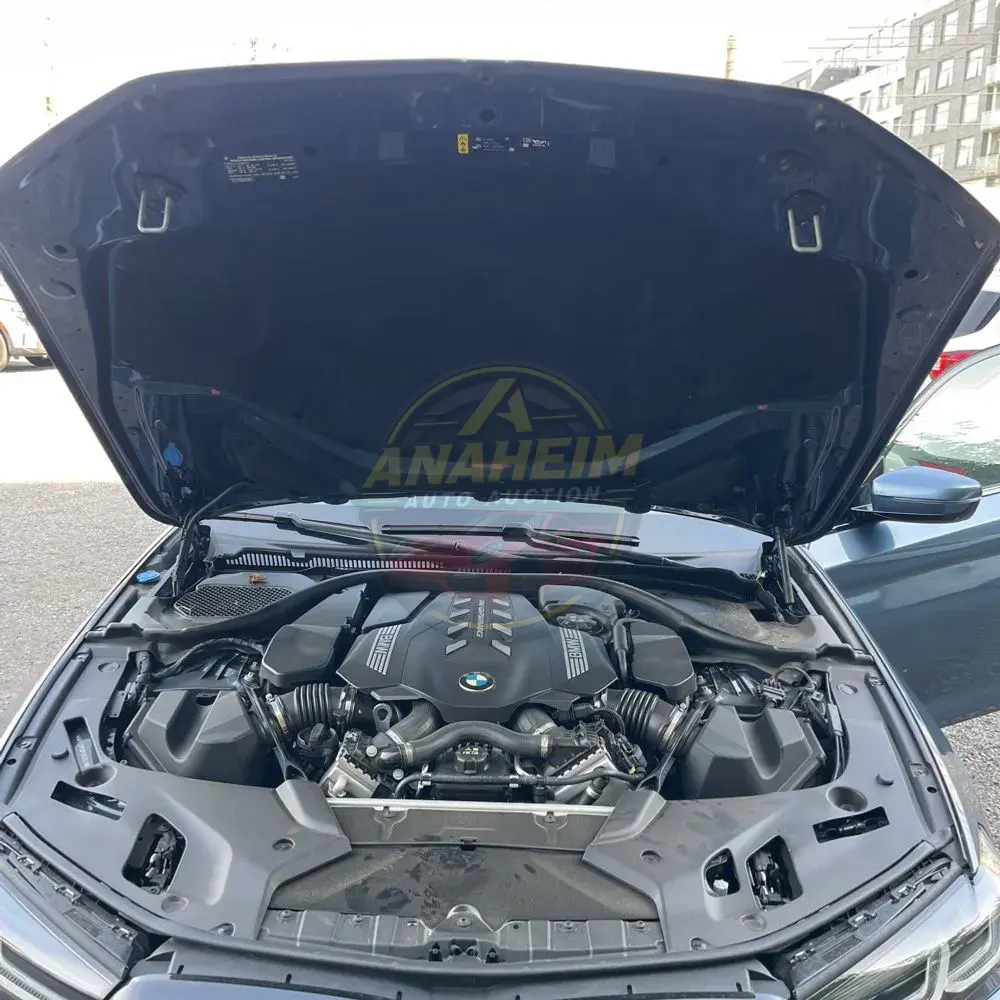 2023 BMW 5-Series M550xi
