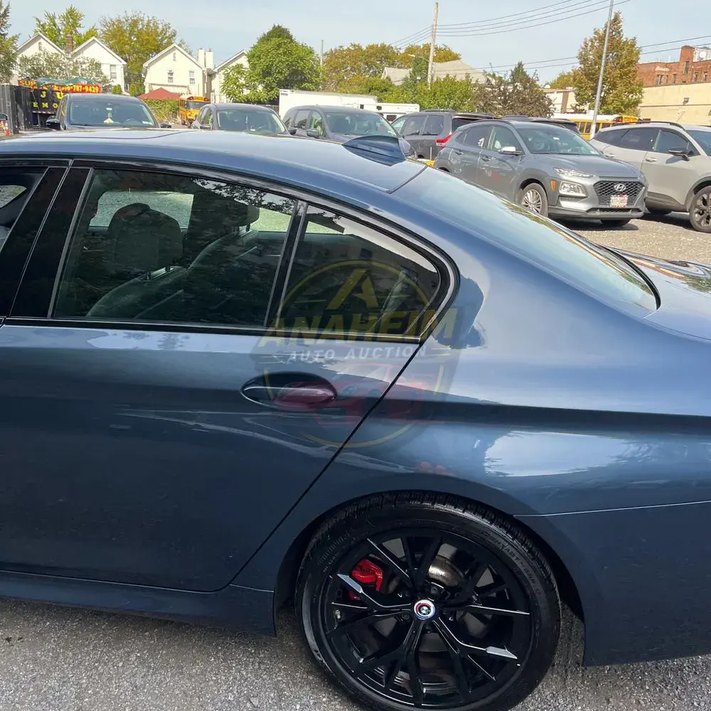 2023 BMW 5-Series M550xi