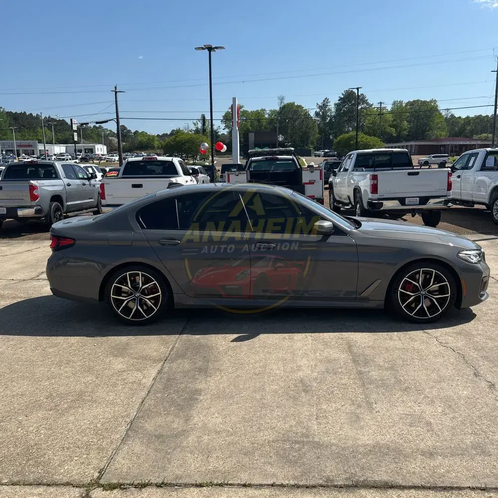 2022 BMW 5-Series M550xi