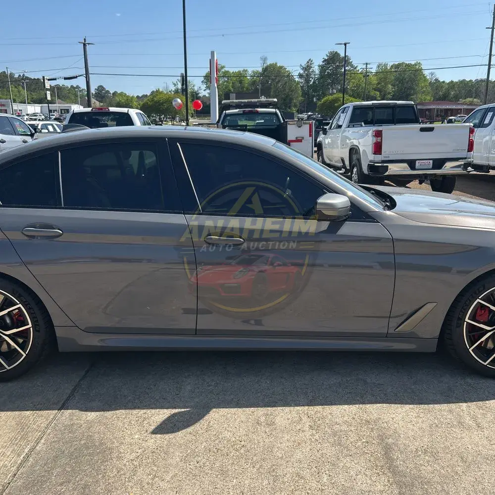 2022 BMW 5-Series M550xi