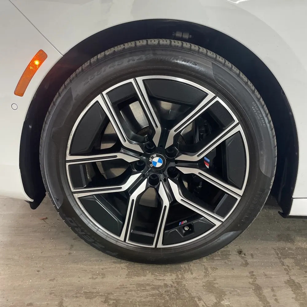 2023 BMW 7 Series 740i