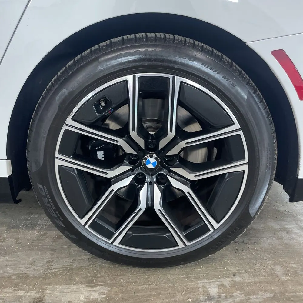 2023 BMW 7 Series 740i