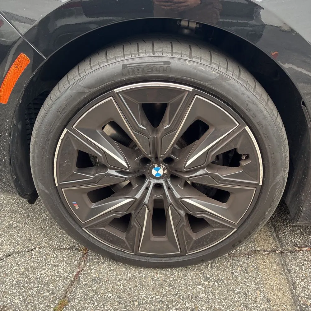 2023 BMW 7 Series 740i
