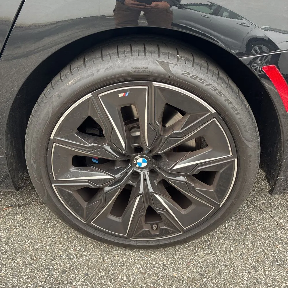 2023 BMW 7 Series 740i