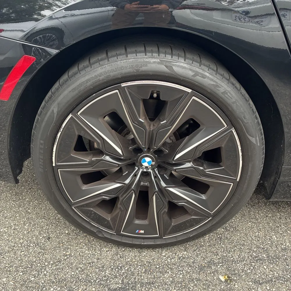 2023 BMW 7 Series 740i