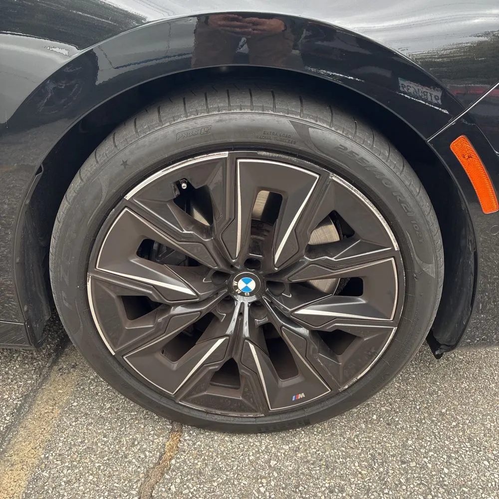 2023 BMW 7 Series 740i