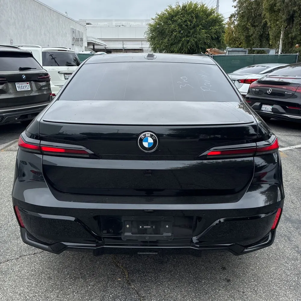 2023 BMW 7 Series 740i