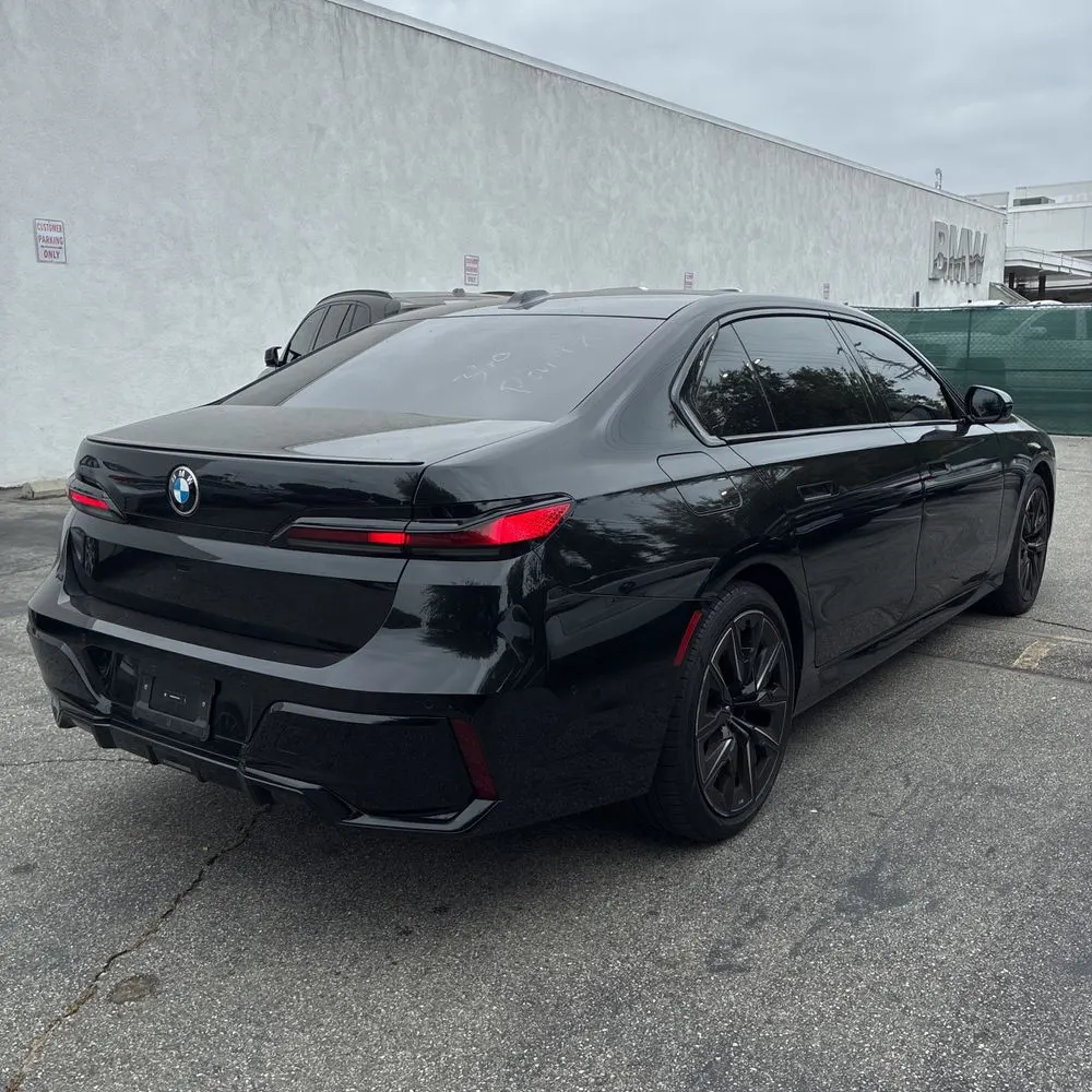 2023 BMW 7 Series 740i