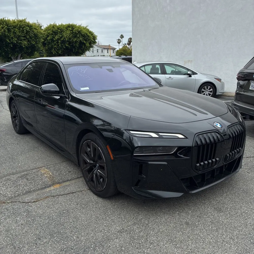 2023 BMW 7 Series 740i