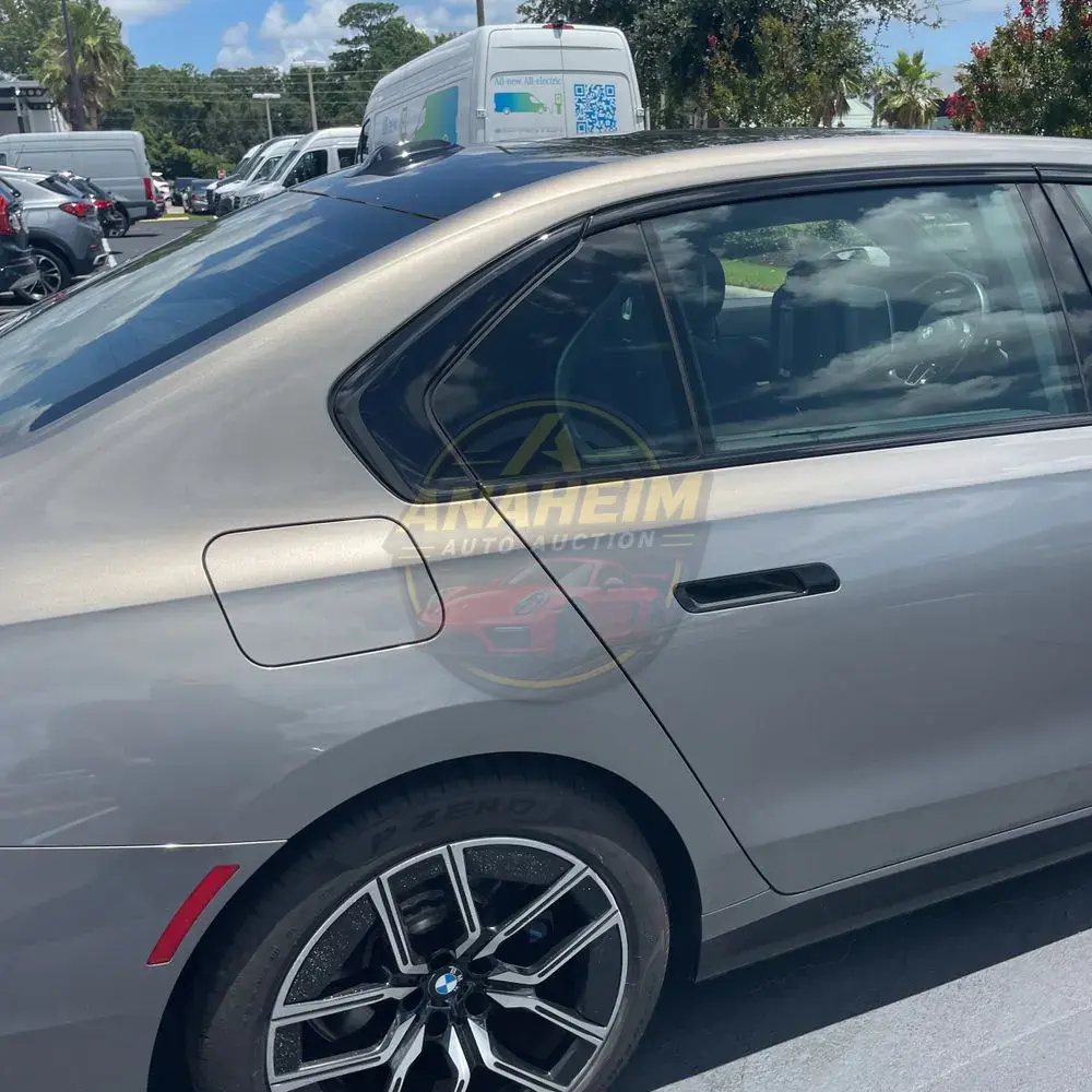 2023 BMW 7-Series 740i