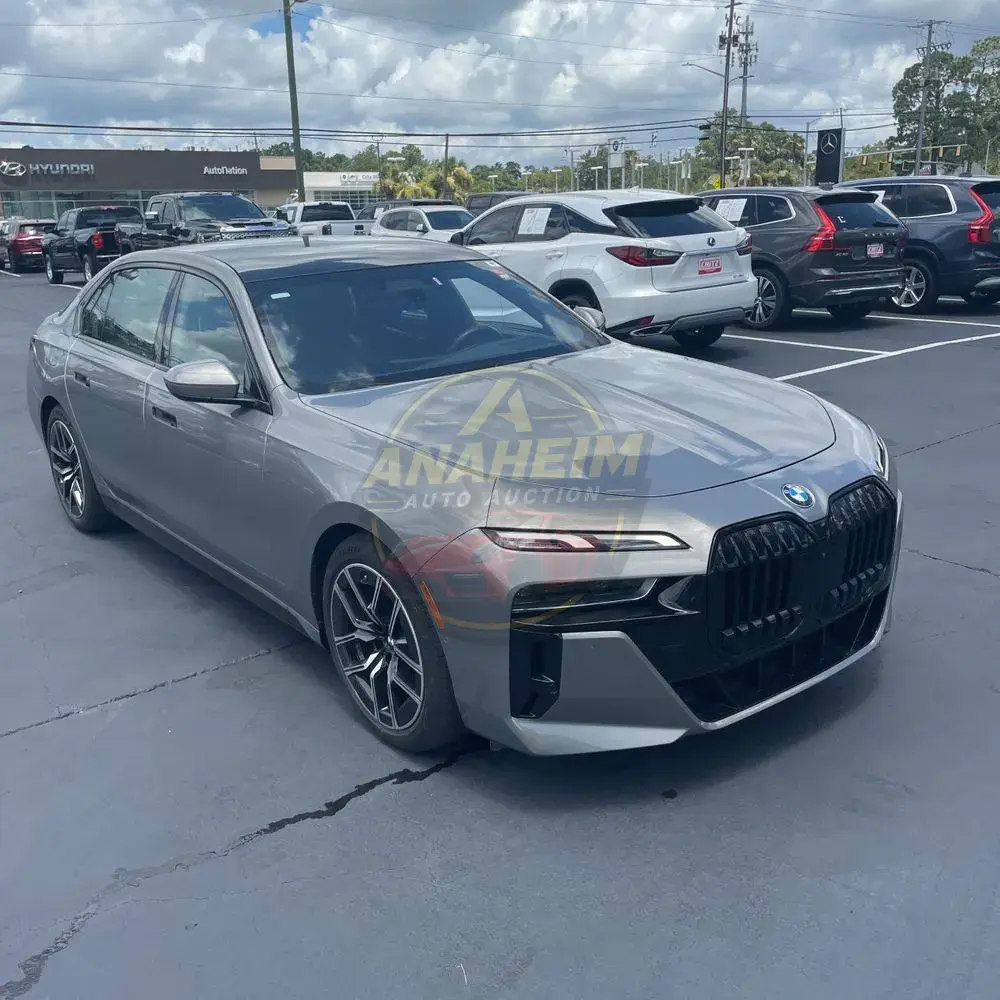 2023 BMW 7-Series 740i