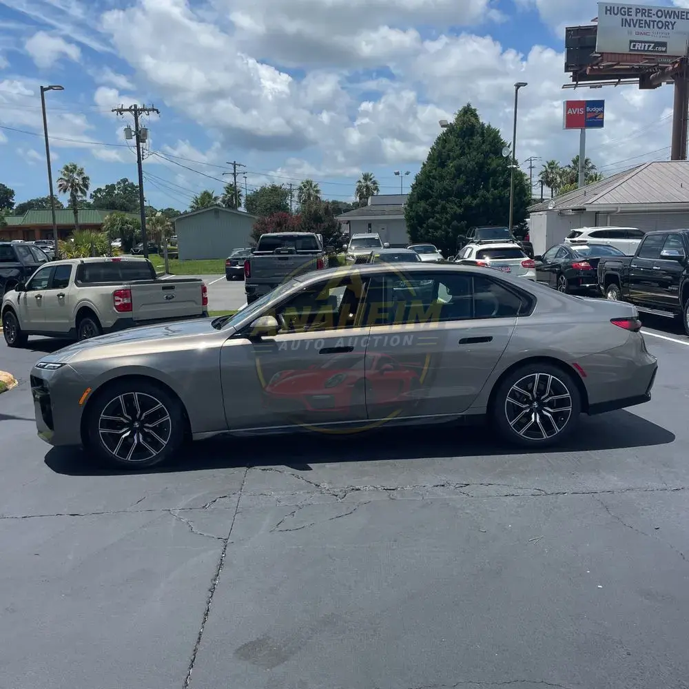 2023 BMW 7-Series 740i