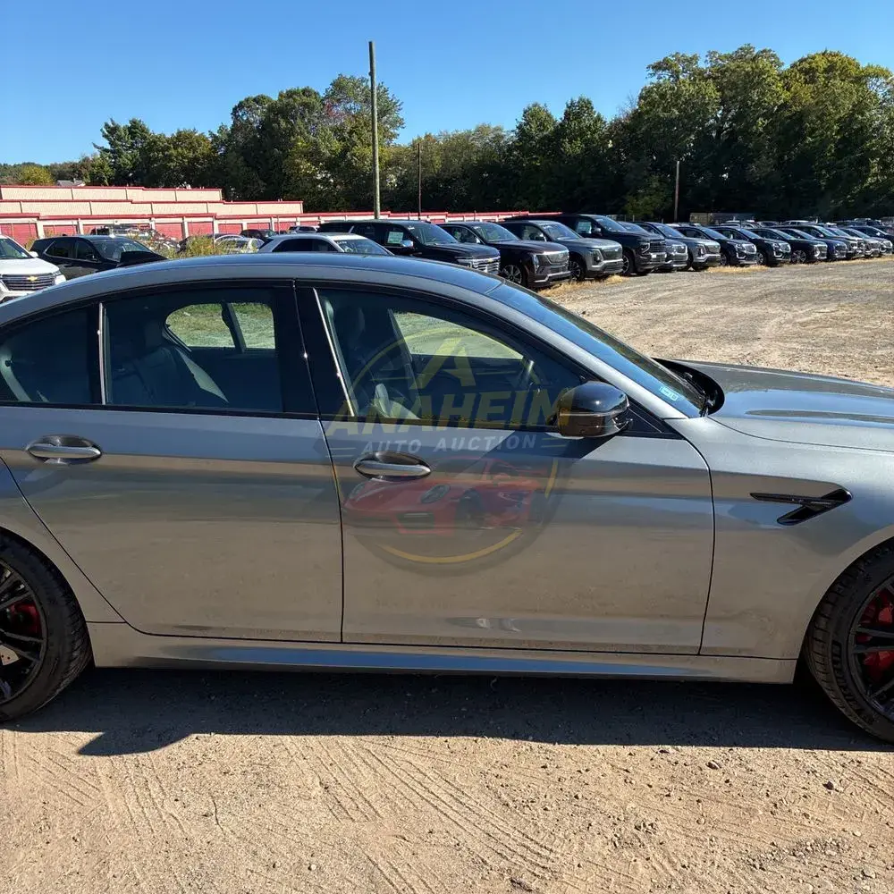 2023 BMW M5