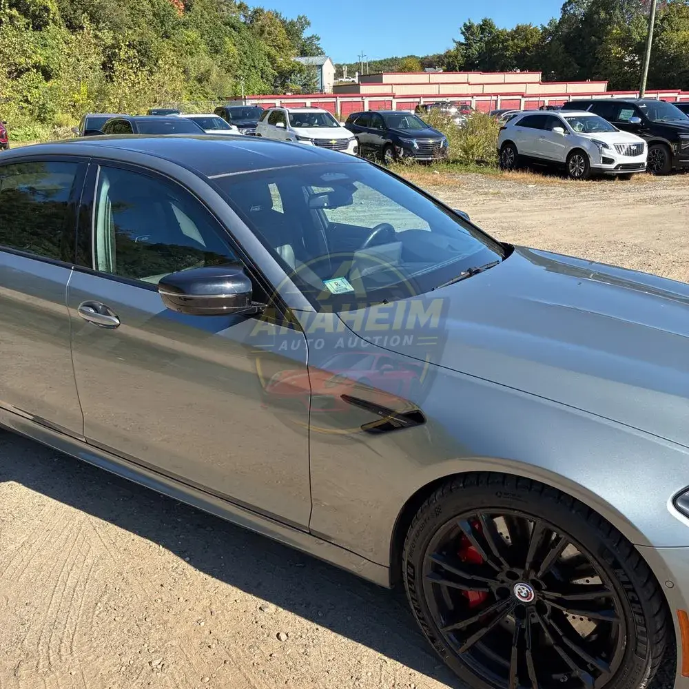 2023 BMW M5