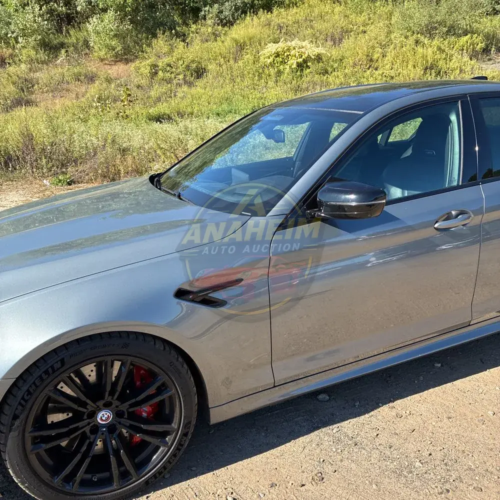 2023 BMW M5