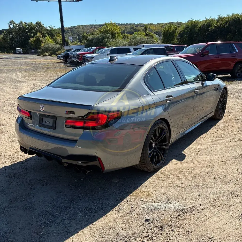 2023 BMW M5