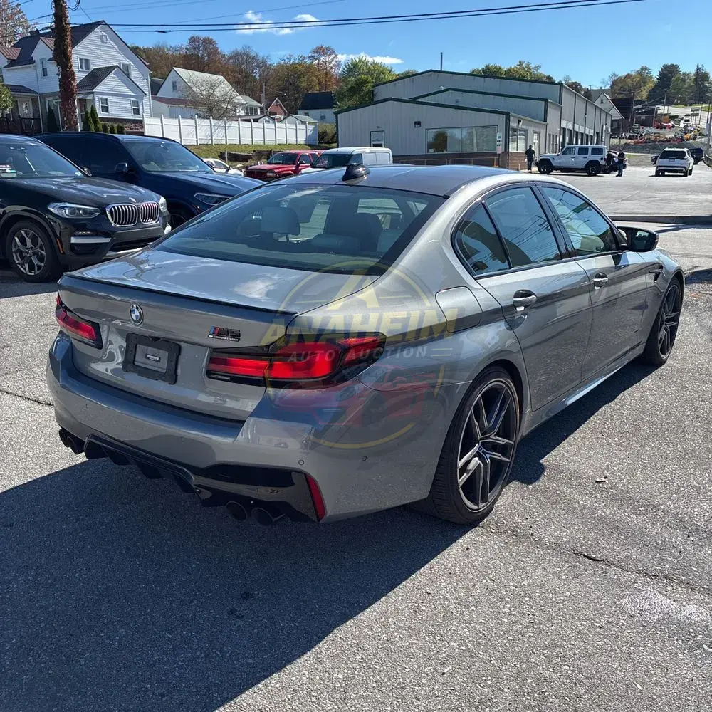 2023 BMW M5