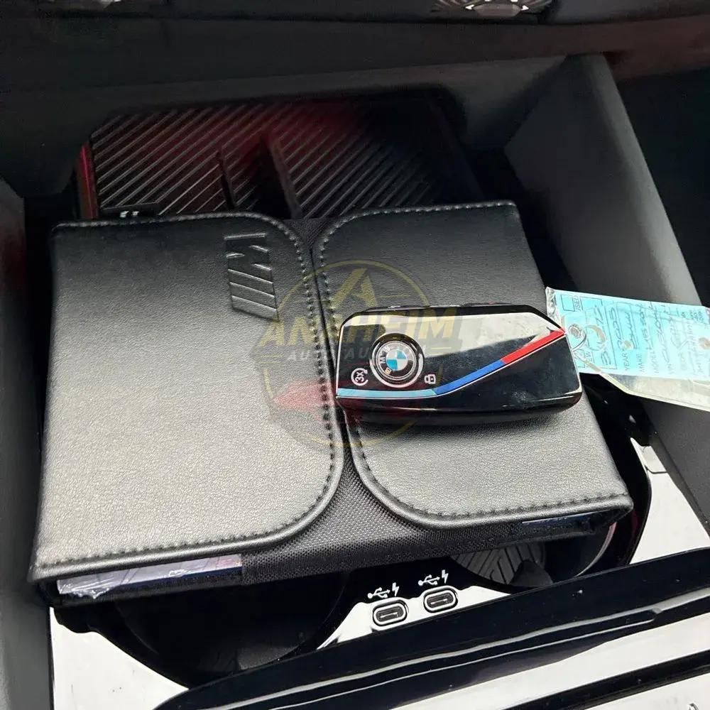 2025 BMW M5 Base