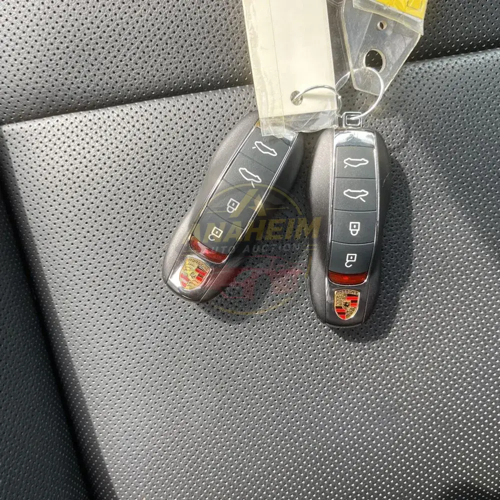 2025 Porsche 718 Cayman Style Ed