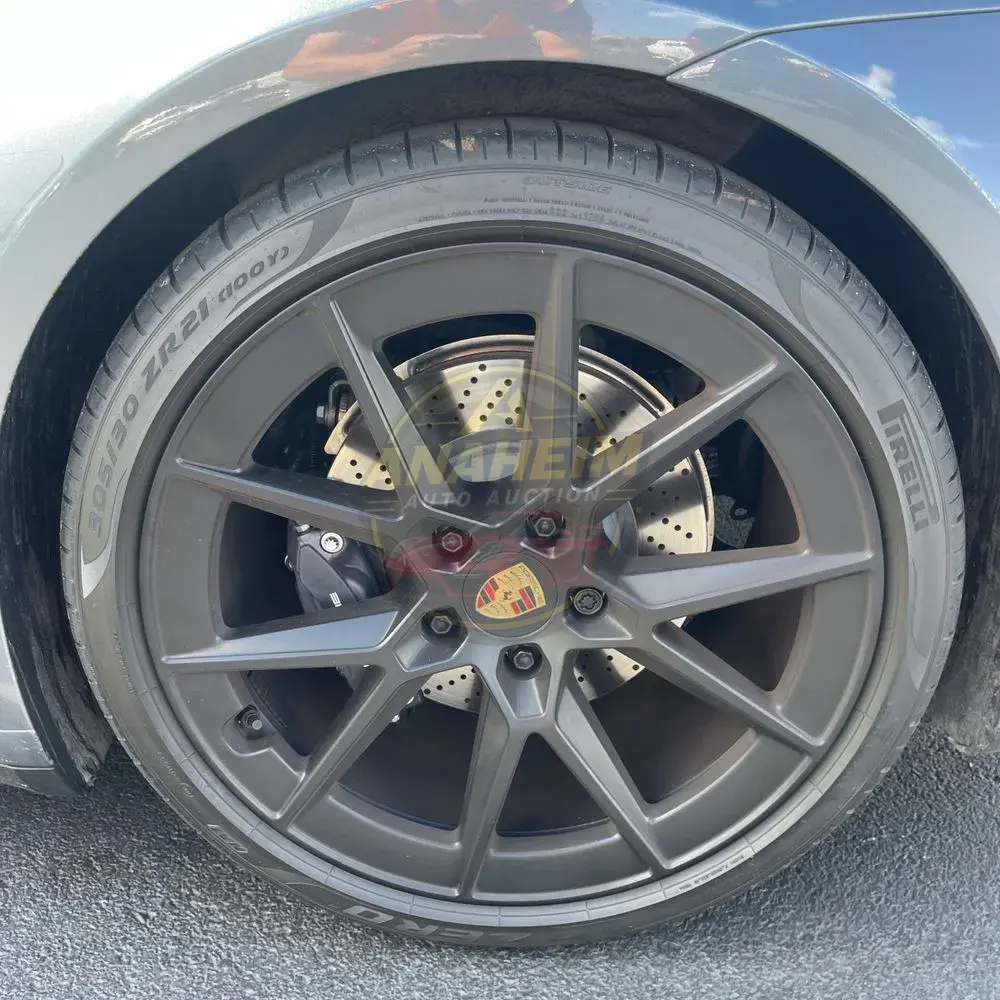 2025 Porsche 911 Carrera
