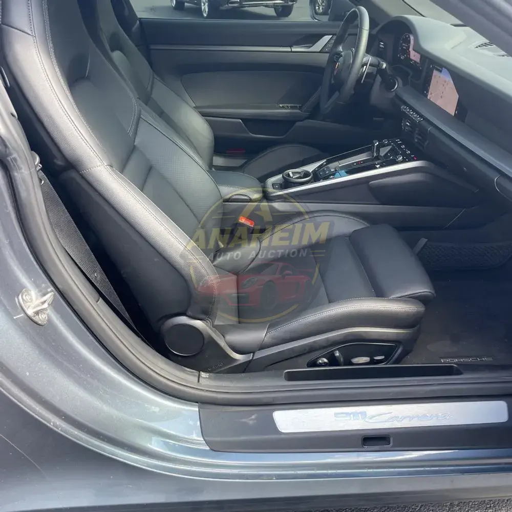 2025 Porsche 911 Carrera