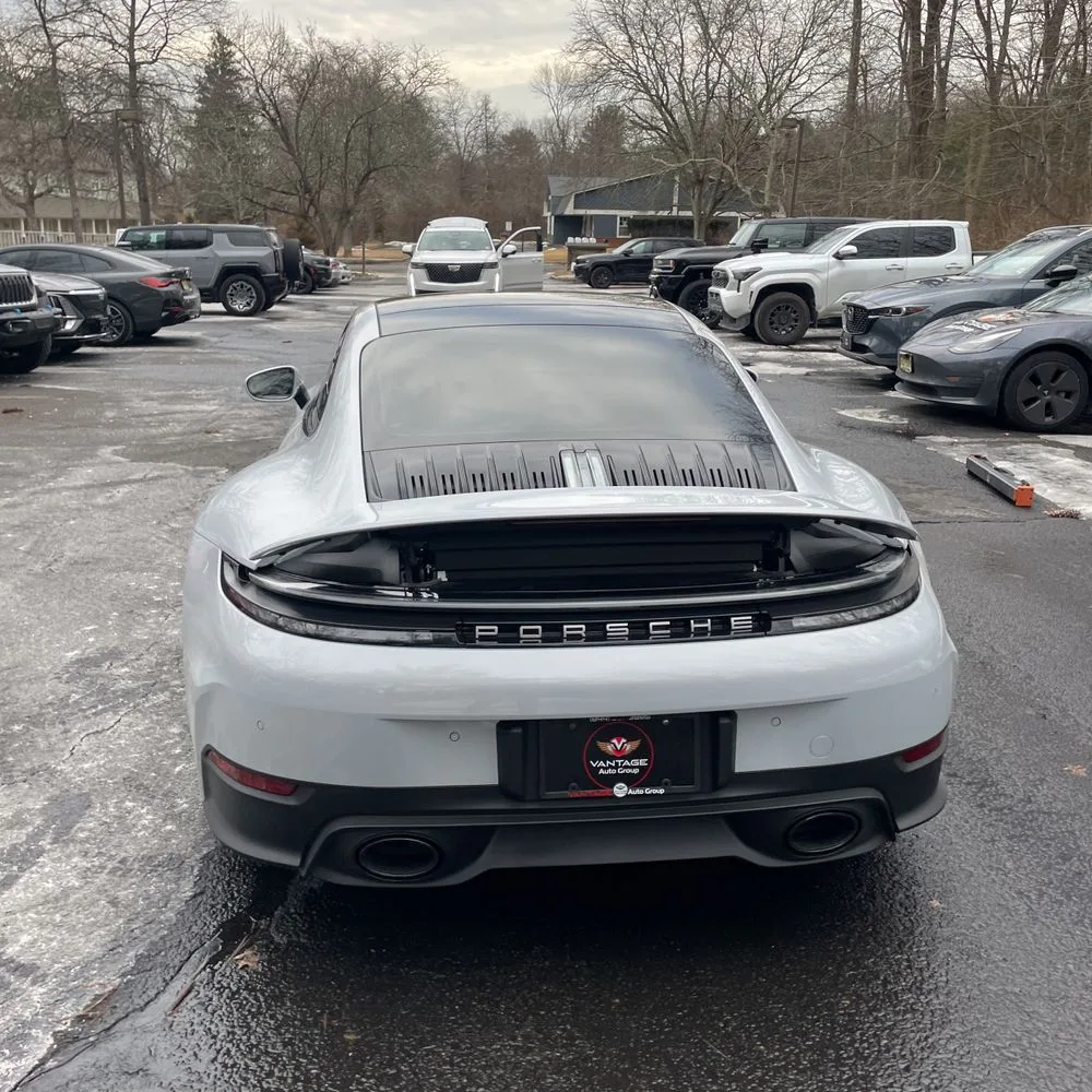 2025 Porsche 911 Carrera