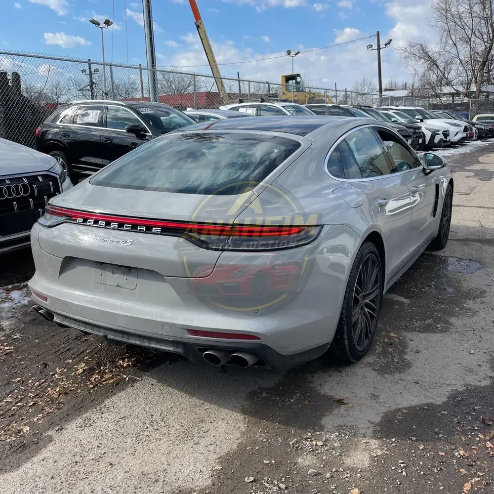 2022 Porsche Panamera 4S