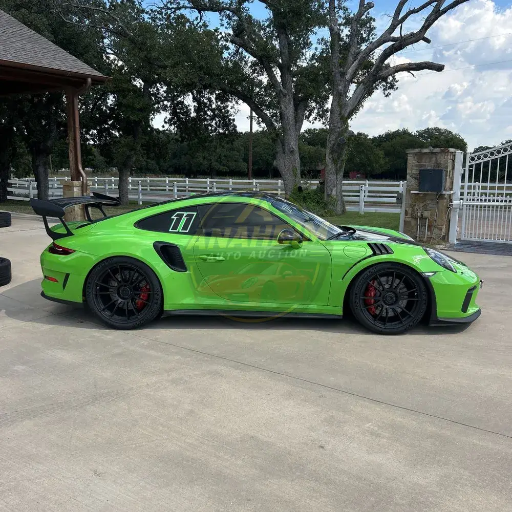 2019 Porsche 911 Carrera