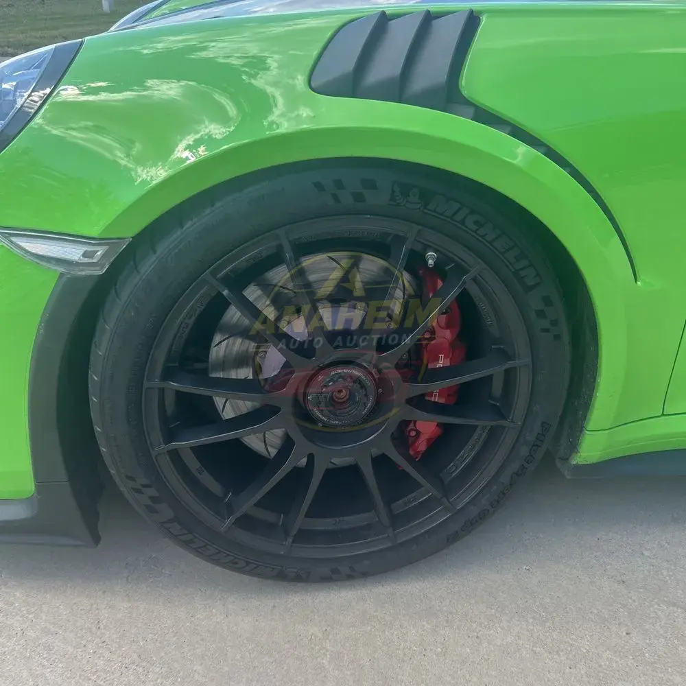 2019 Porsche 911 Carrera