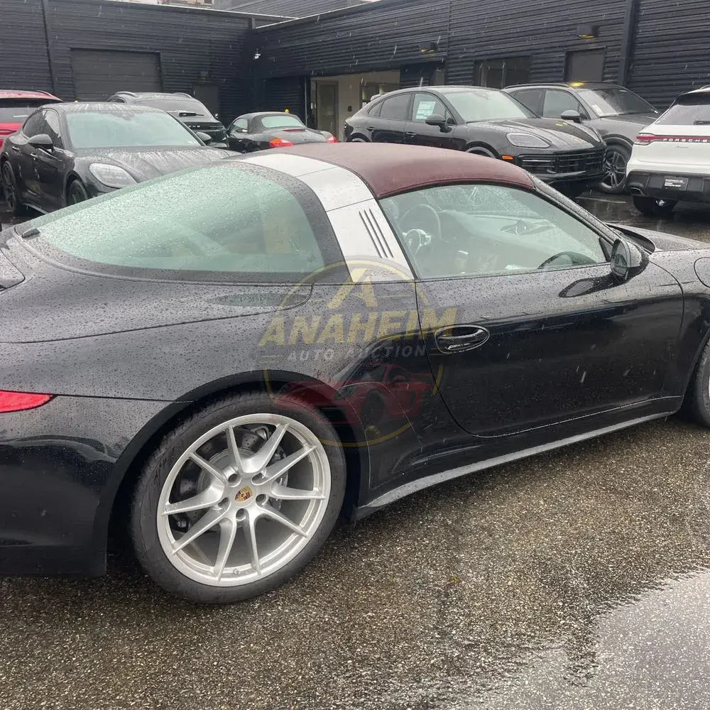 2015 Porsche 911 Carrera 4 Base