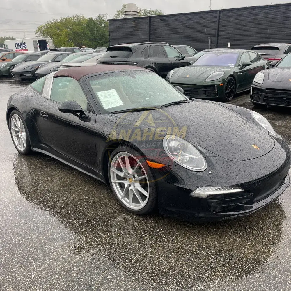 2015 Porsche 911 Carrera 4 Base