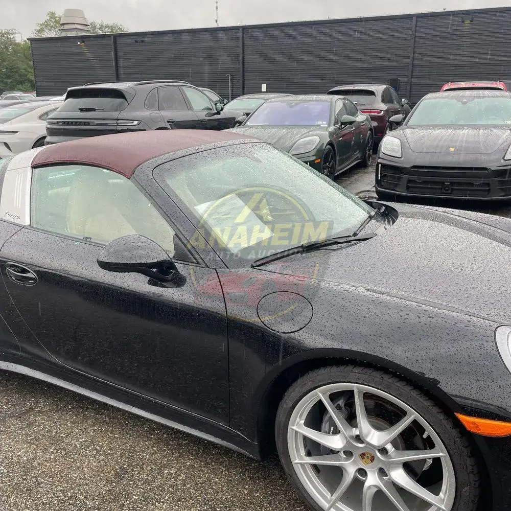 2015 Porsche 911 Carrera 4 Base