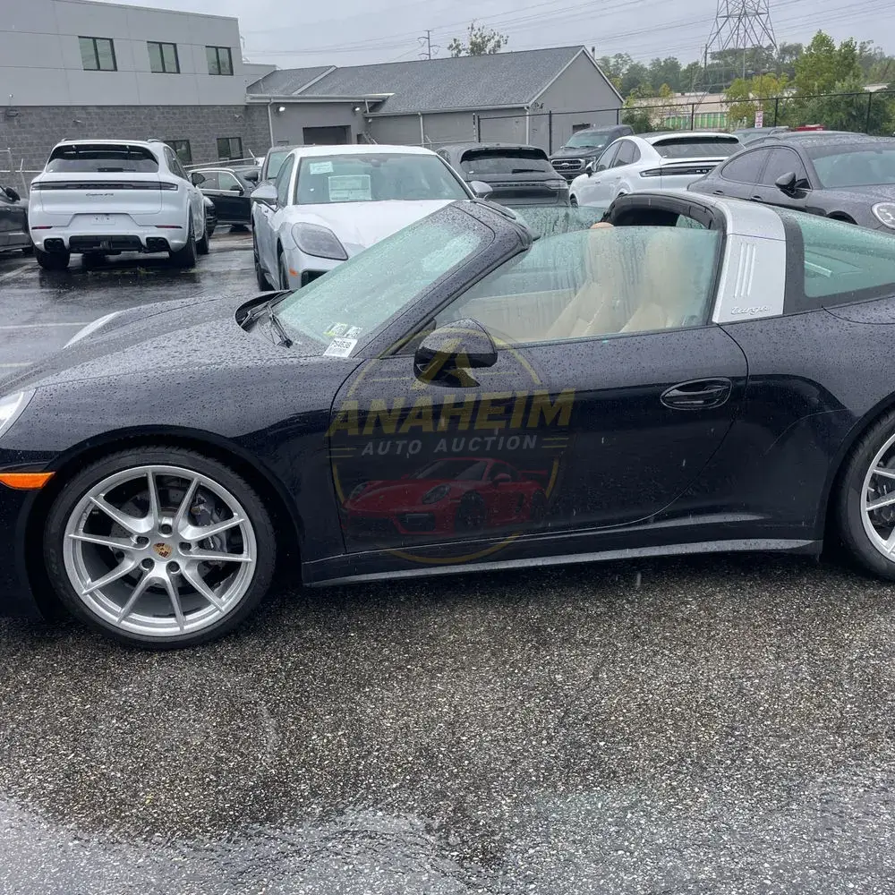 2015 Porsche 911 Carrera 4 Base