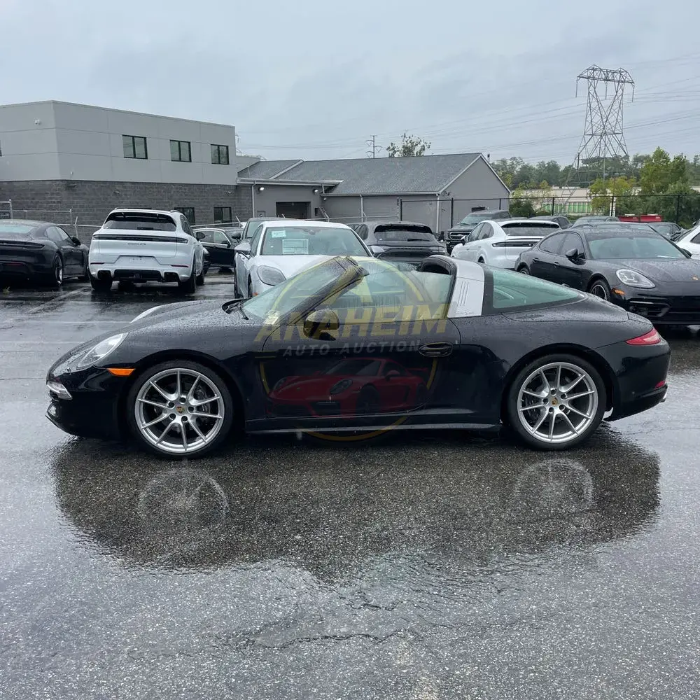 2015 Porsche 911 Carrera 4 Base
