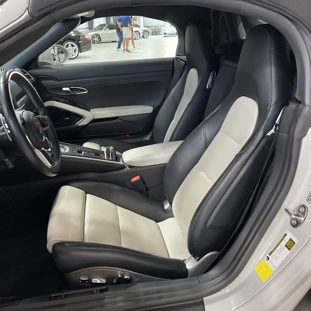 2022 Porsche 718 Boxster S