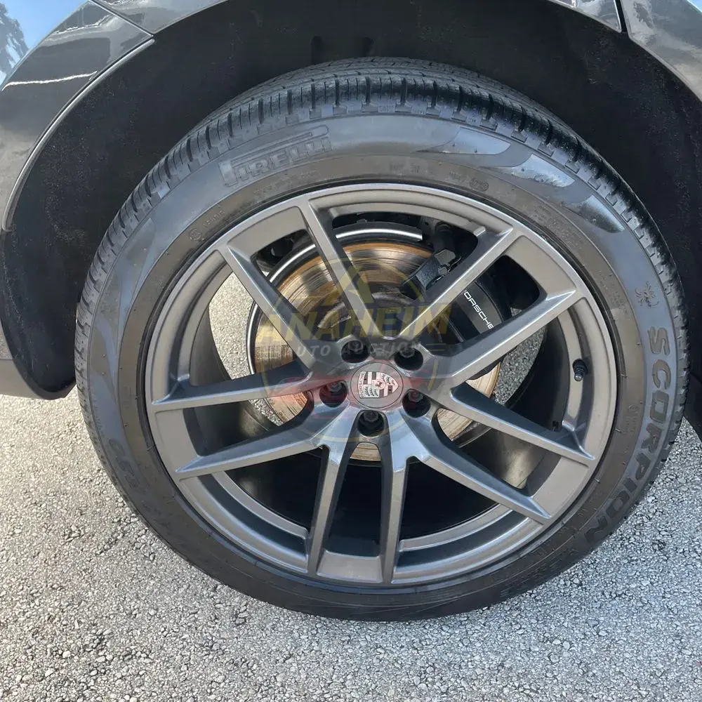 2023 Porsche Macan T