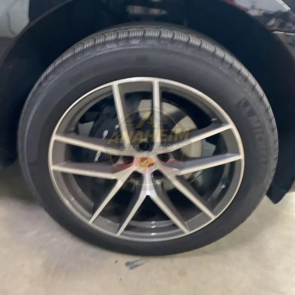 2024 Porsche Macan Base