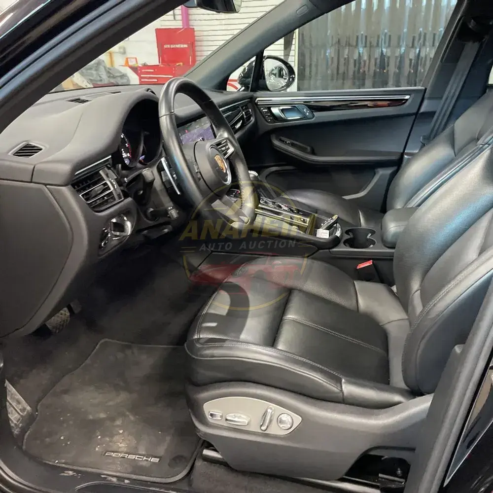 2024 Porsche Macan Base