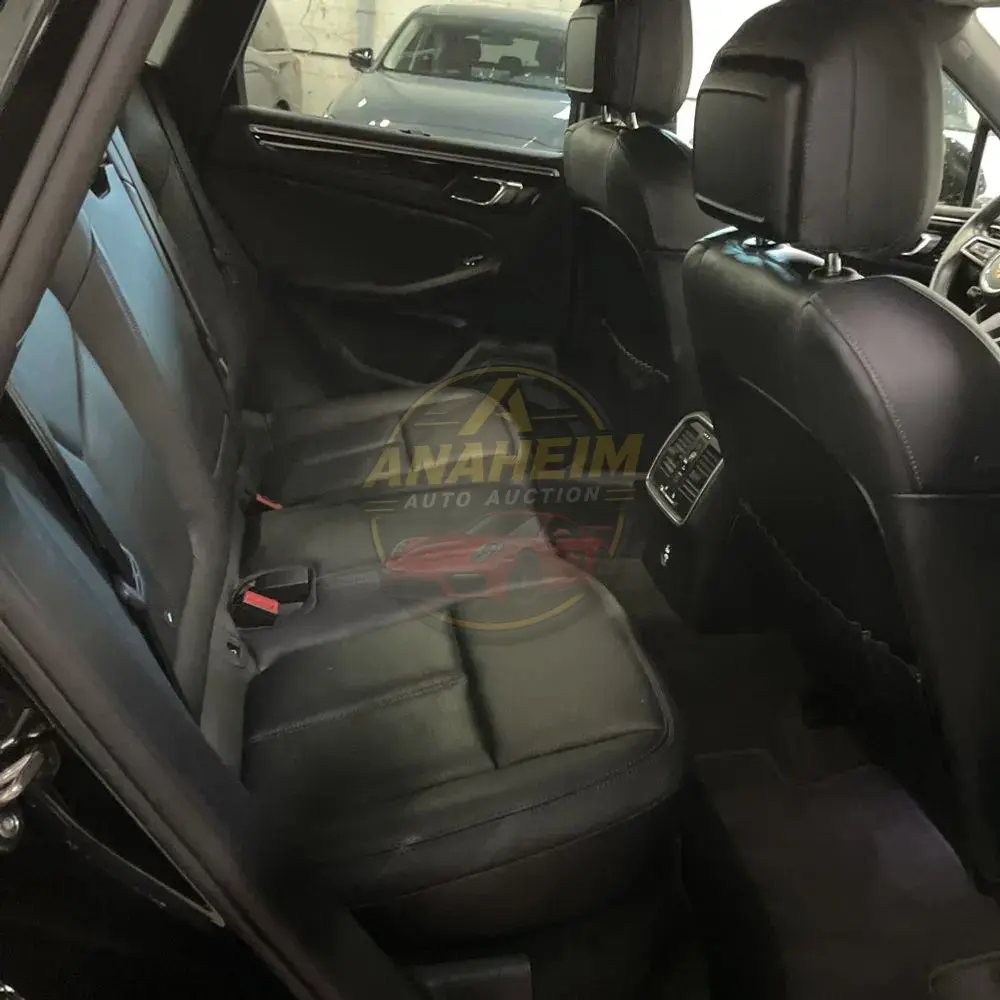 2024 Porsche Macan Base