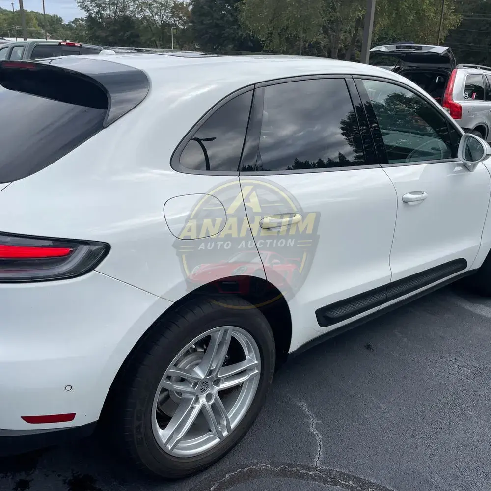 2022 Porsche Macan Base