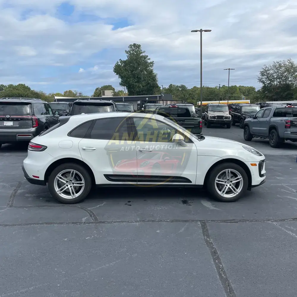 2022 Porsche Macan Base