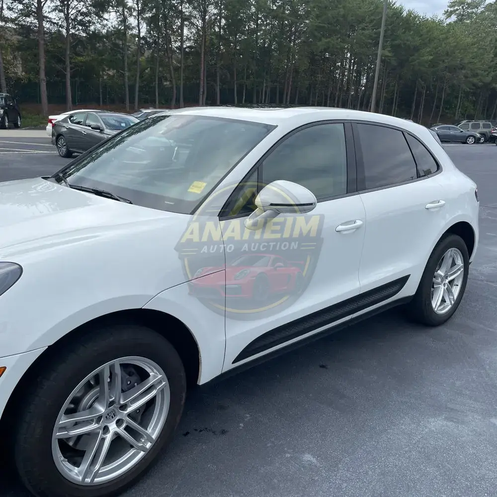 2022 Porsche Macan Base
