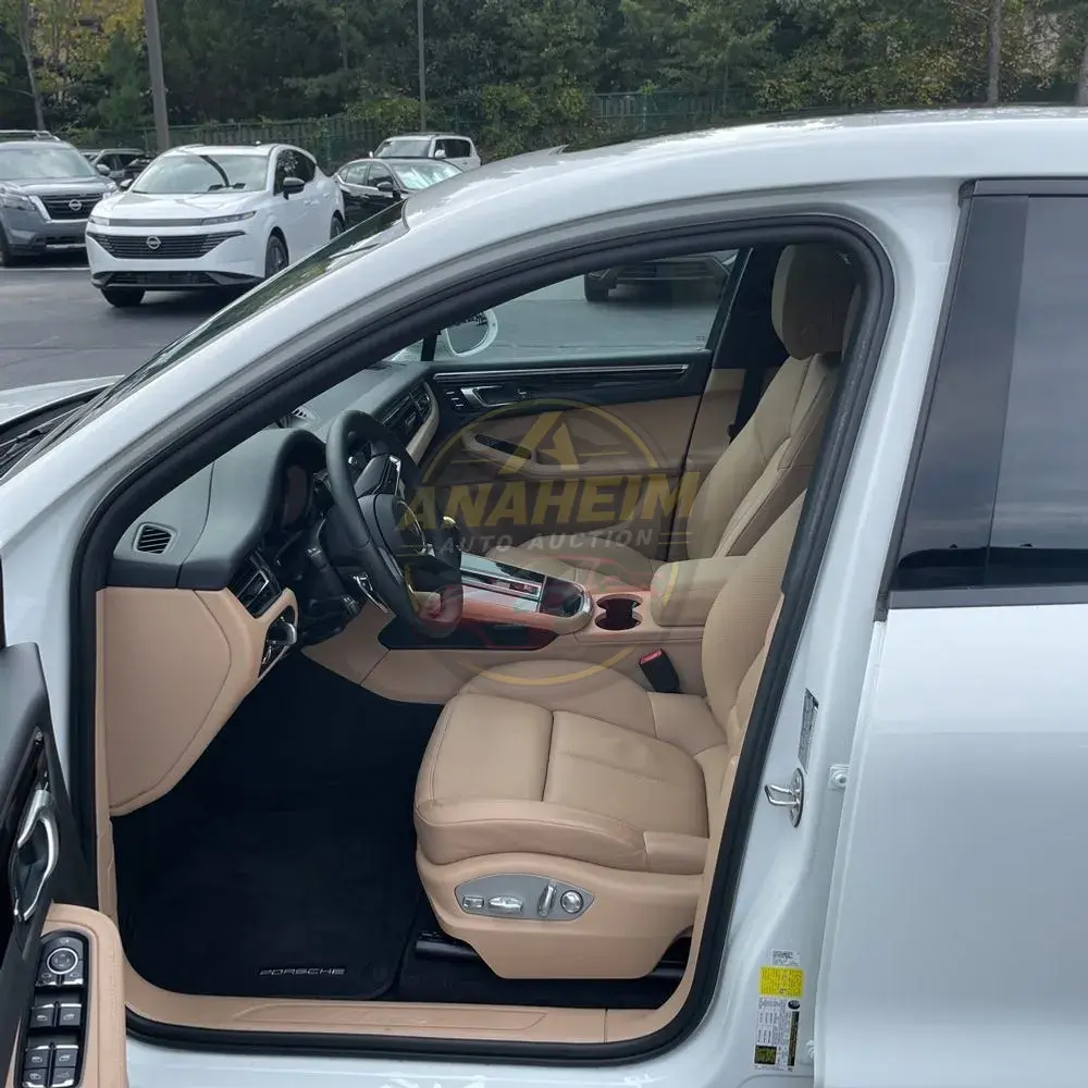 2022 Porsche Macan Base