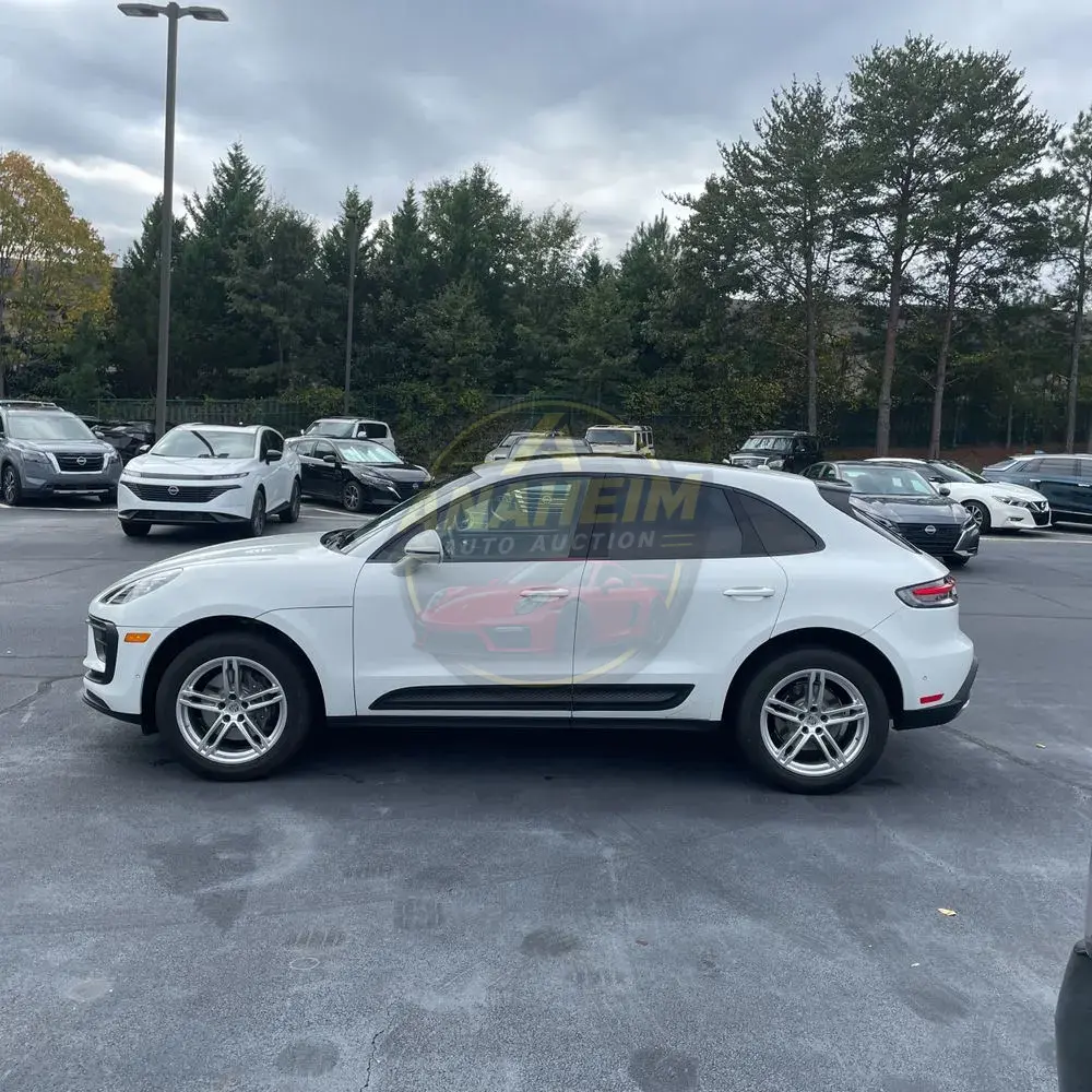 2022 Porsche Macan Base