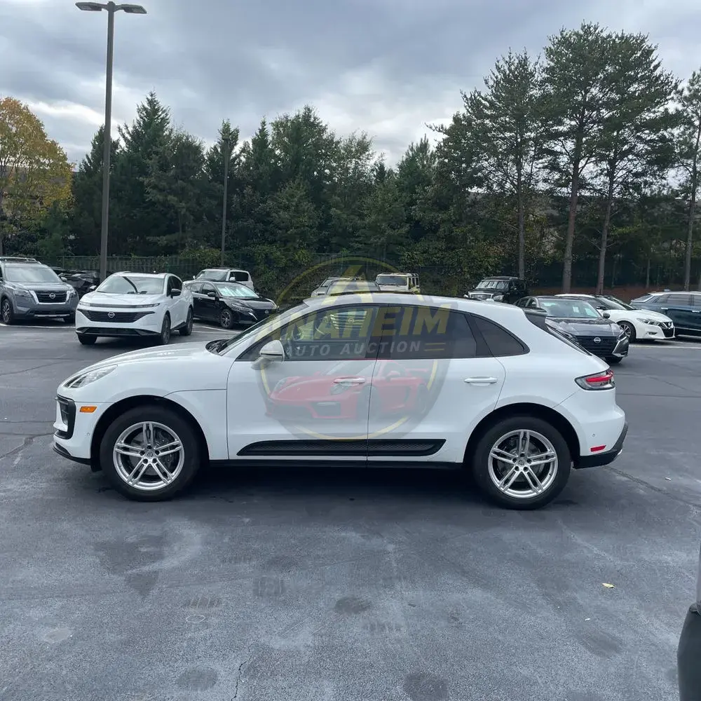 2022 Porsche Macan Base