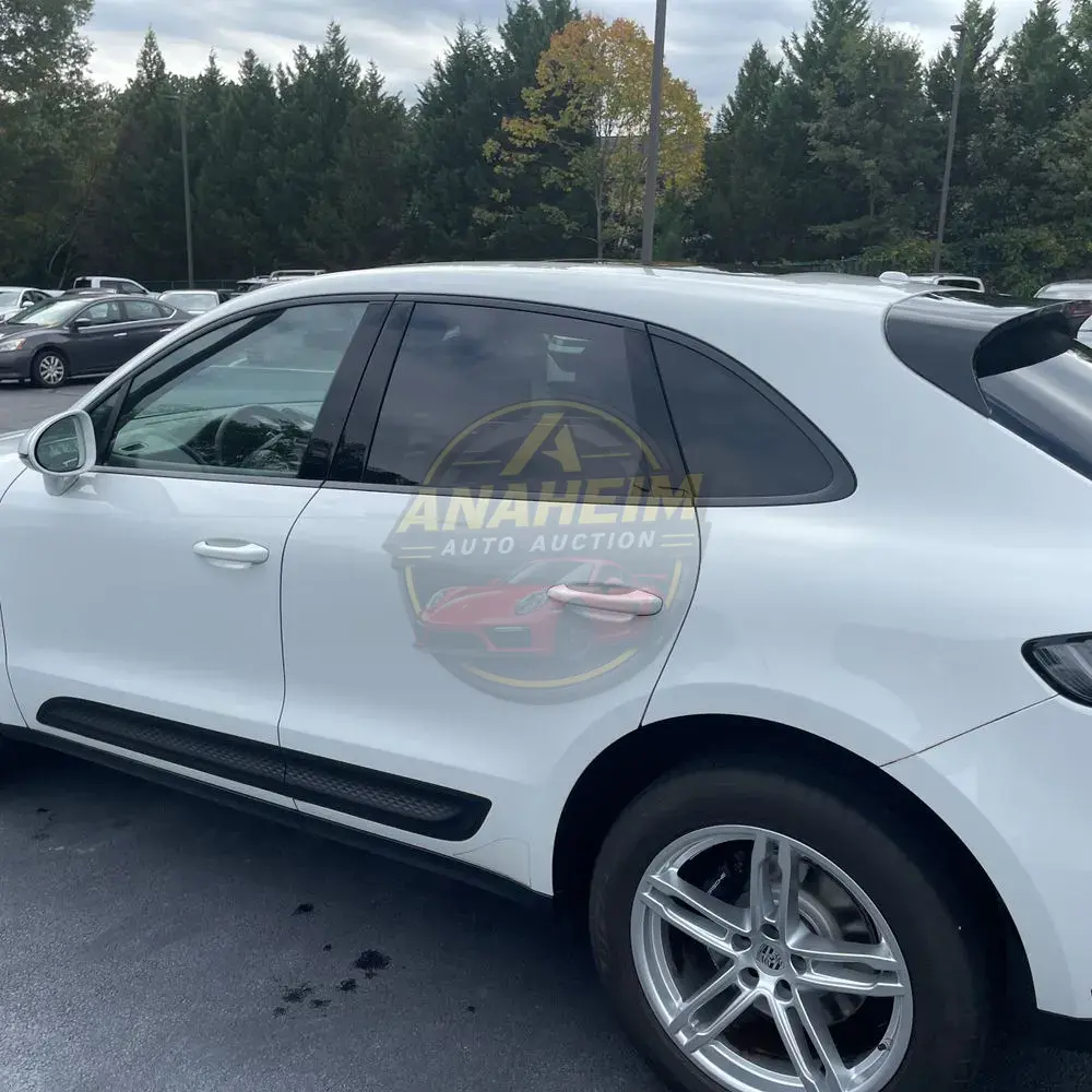 2022 Porsche Macan Base