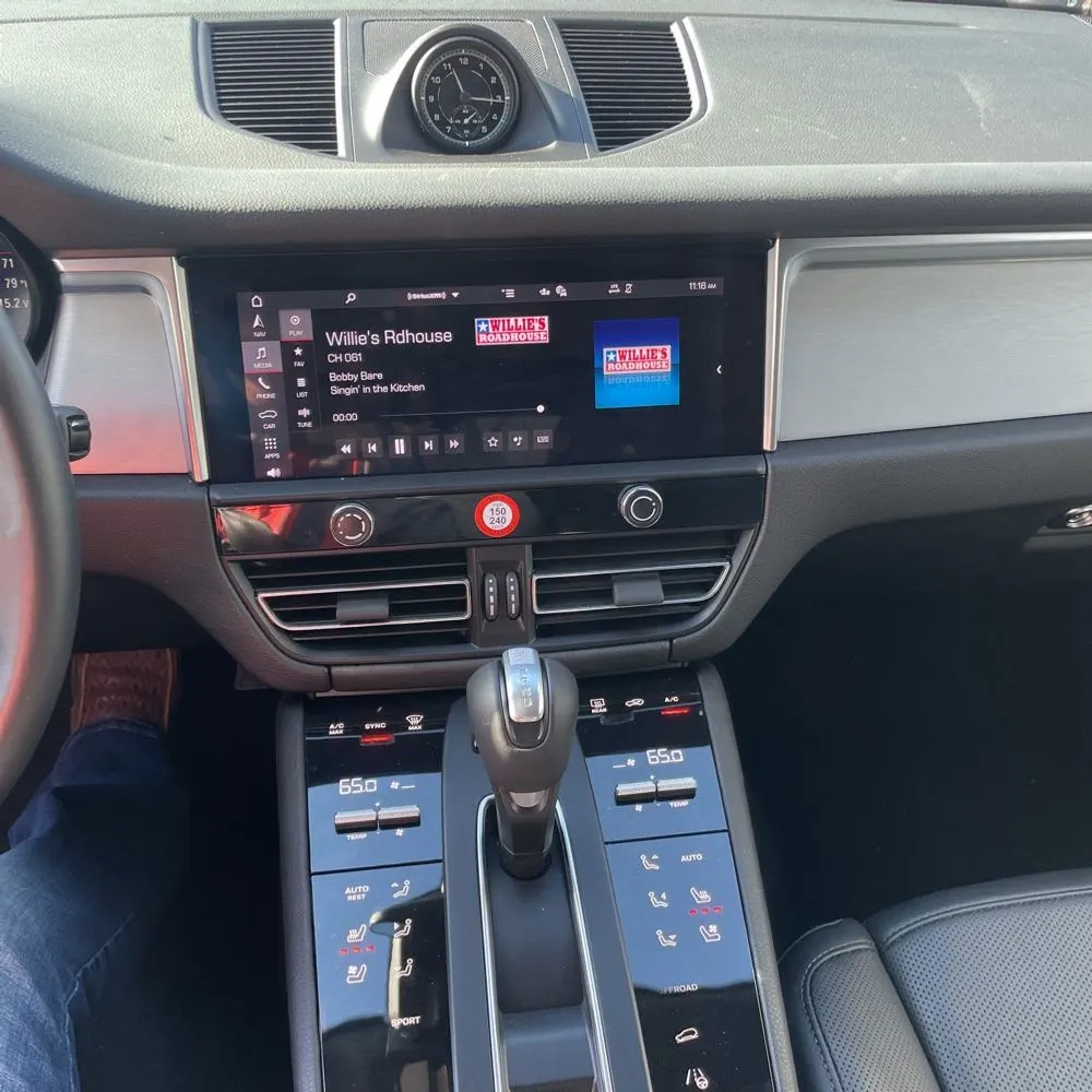 2024 Porsche Macan Base