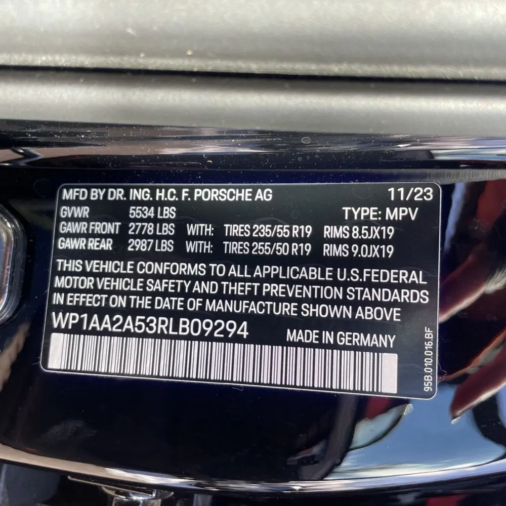 2024 Porsche Macan Base