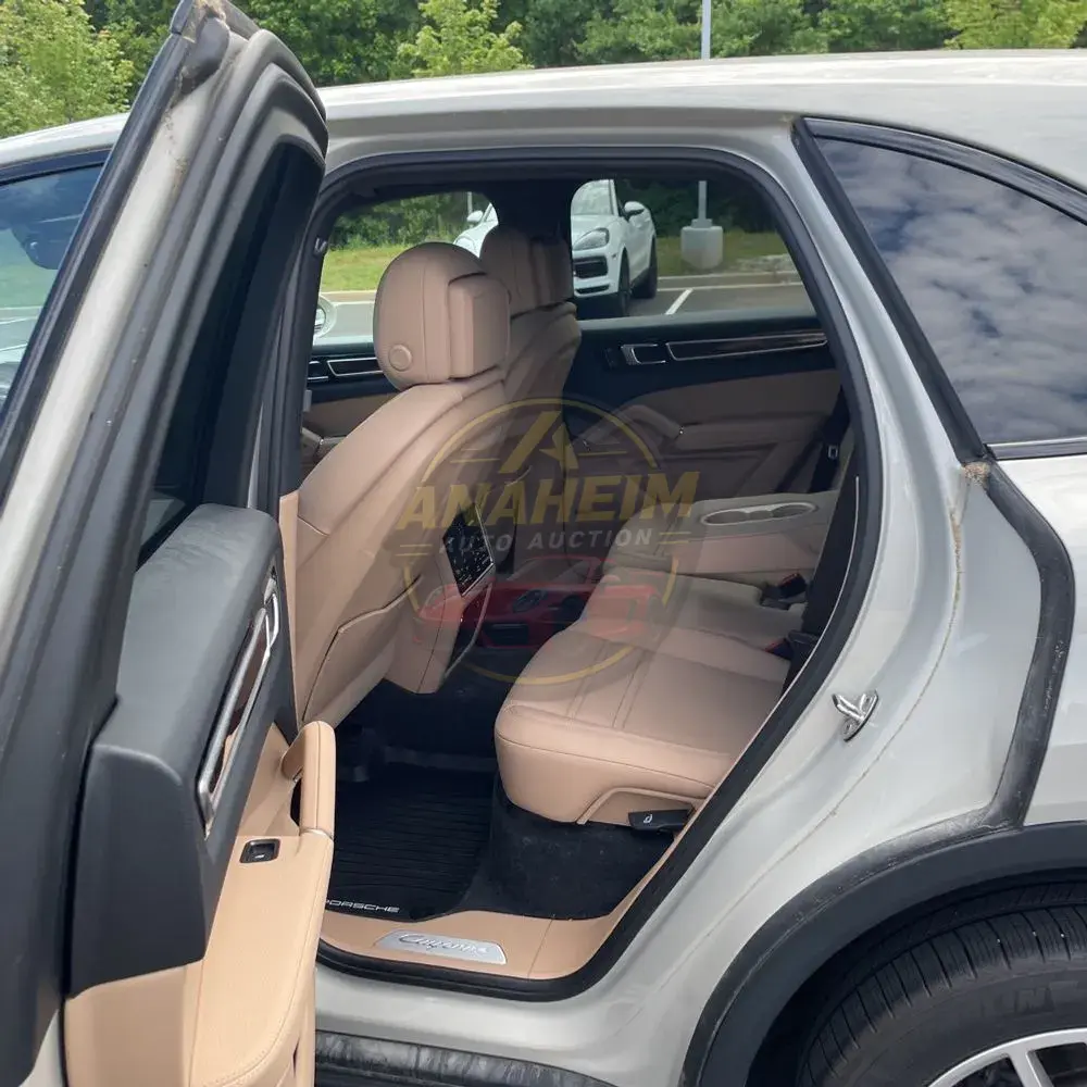 2022 Porsche Cayenne Base